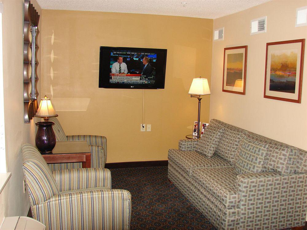 Candlewood Suites Raleigh Crabtree By Ihg Buitenkant foto